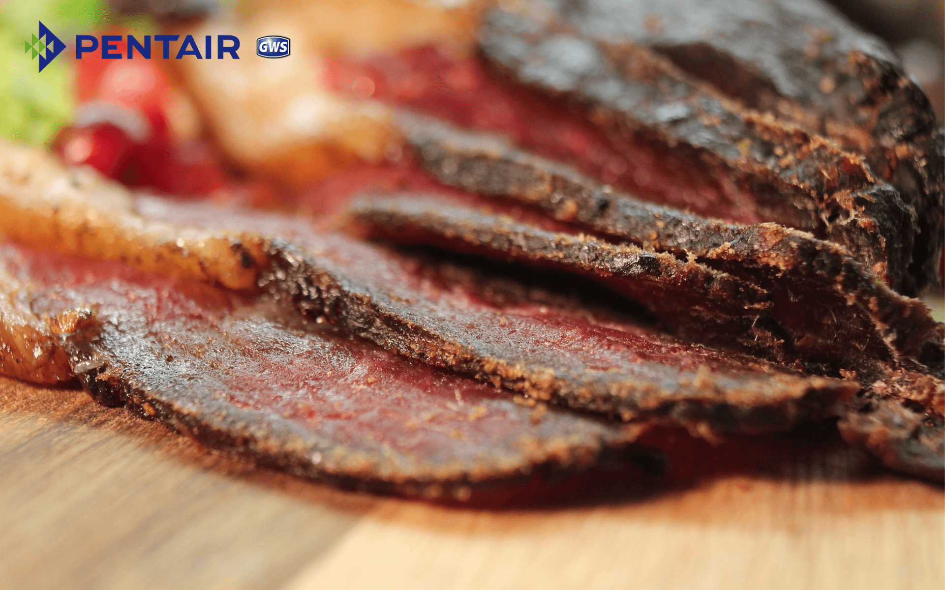 Khô bò là món ăn được cả người già lẫn trẻ nhỏ yêu thích