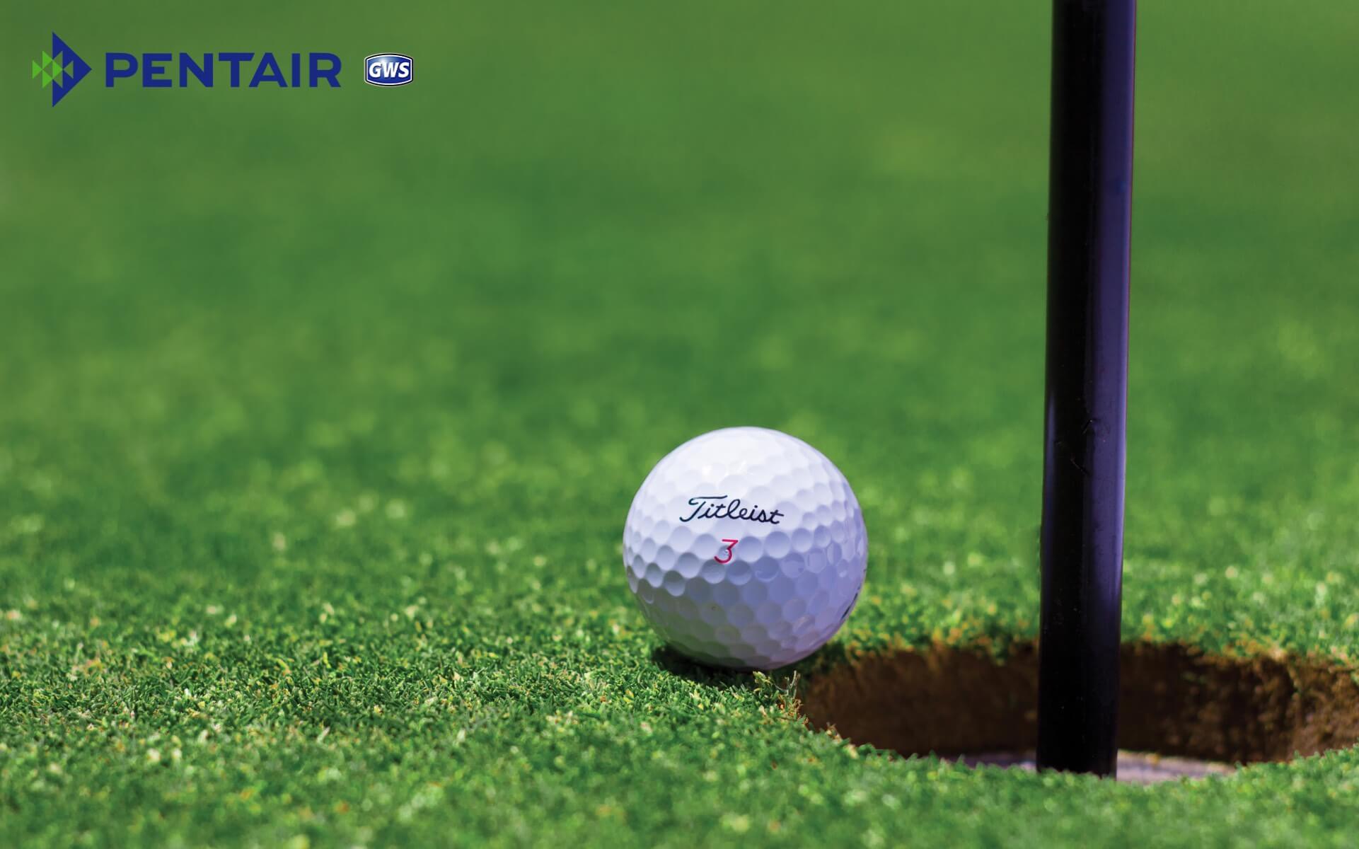 Luật golf được đề ra và quản lý bởi The R&A và USGA