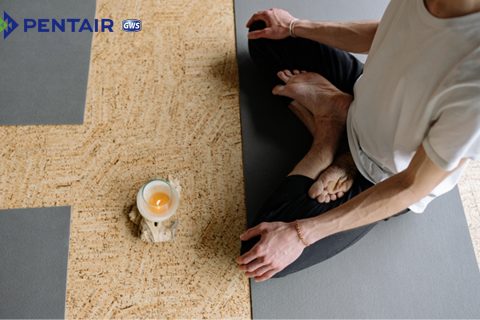 Những người lớn tuổi luyện tập dưỡng sinh để có sức khỏe và tinh thần tốt