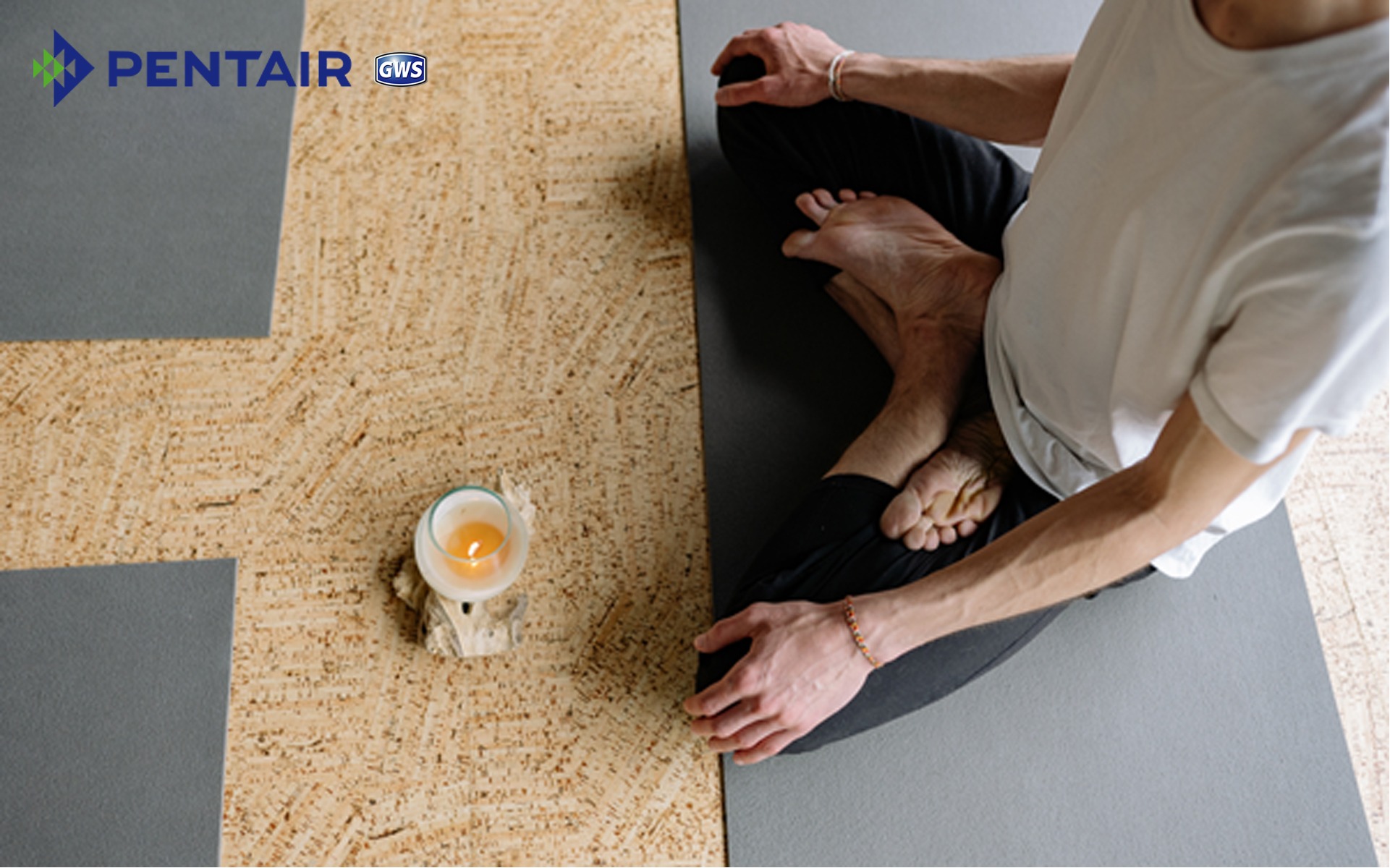 Những người lớn tuổi luyện tập dưỡng sinh để có sức khỏe và tinh thần tốt